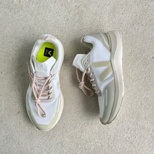 Veja Impala Sneaker in Eggshell‎ Pierre